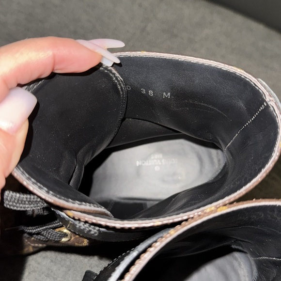 Louis Vuitton Women's Wonderland Flat Ranger Boots Monogram Canvas and Leather - Picture 7 of 9